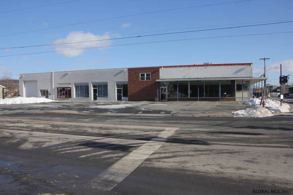 721 Main St - Photo 1