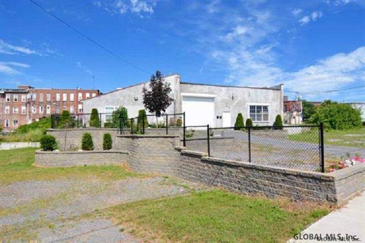8 Broadway - Photo 1