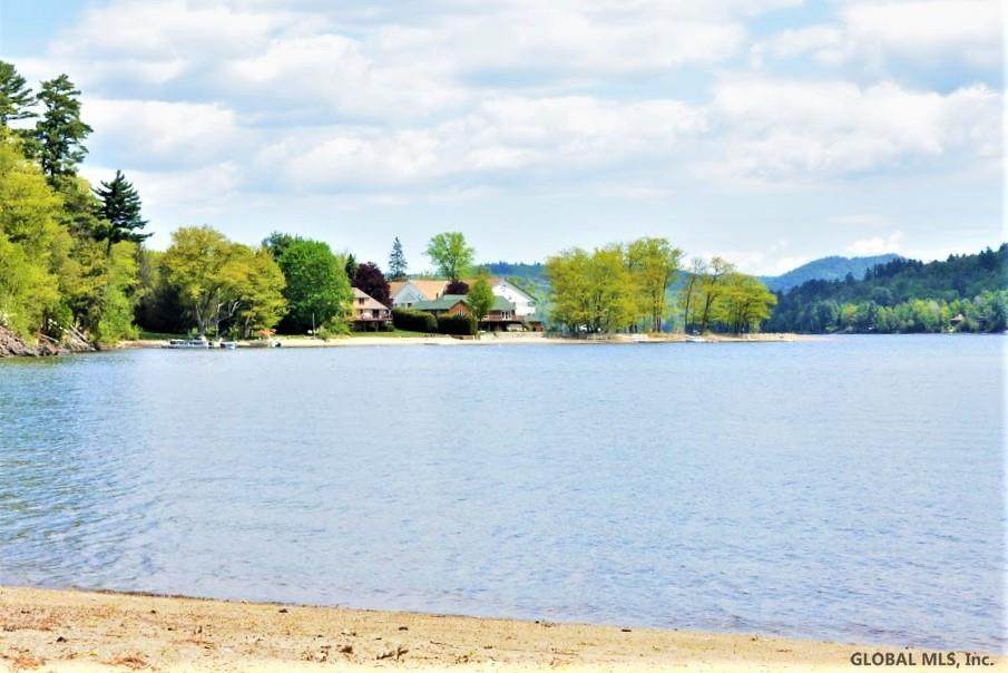 20 Pointe Dr - Photo 1