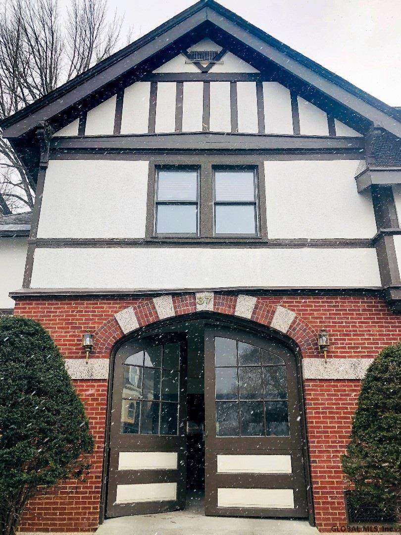 37 Clark St - Photo 1