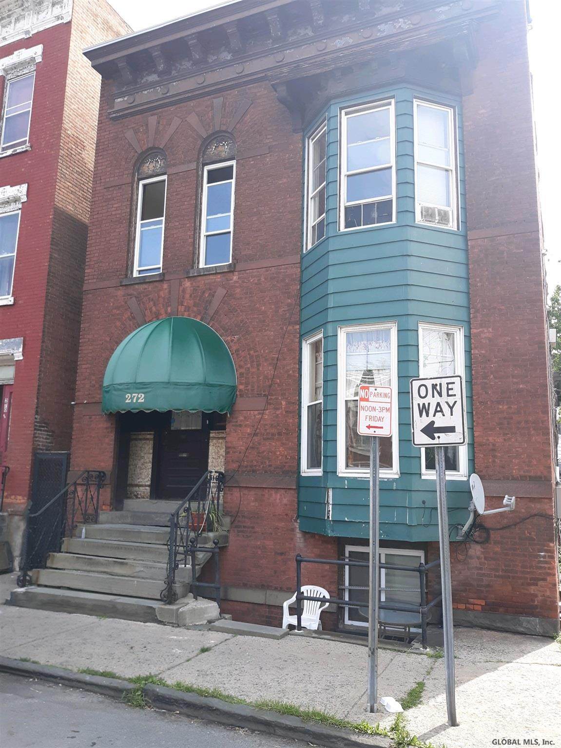 272 4TH ST - Photo 1