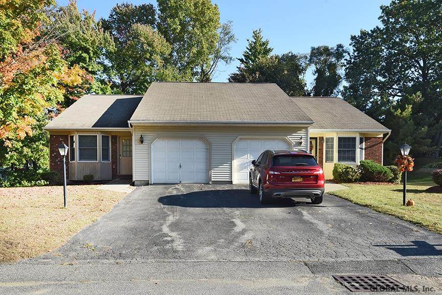 23-25 Hillside Av - Photo 1
