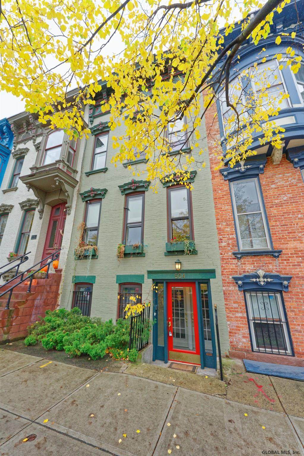 504 Madison Av - Photo 1