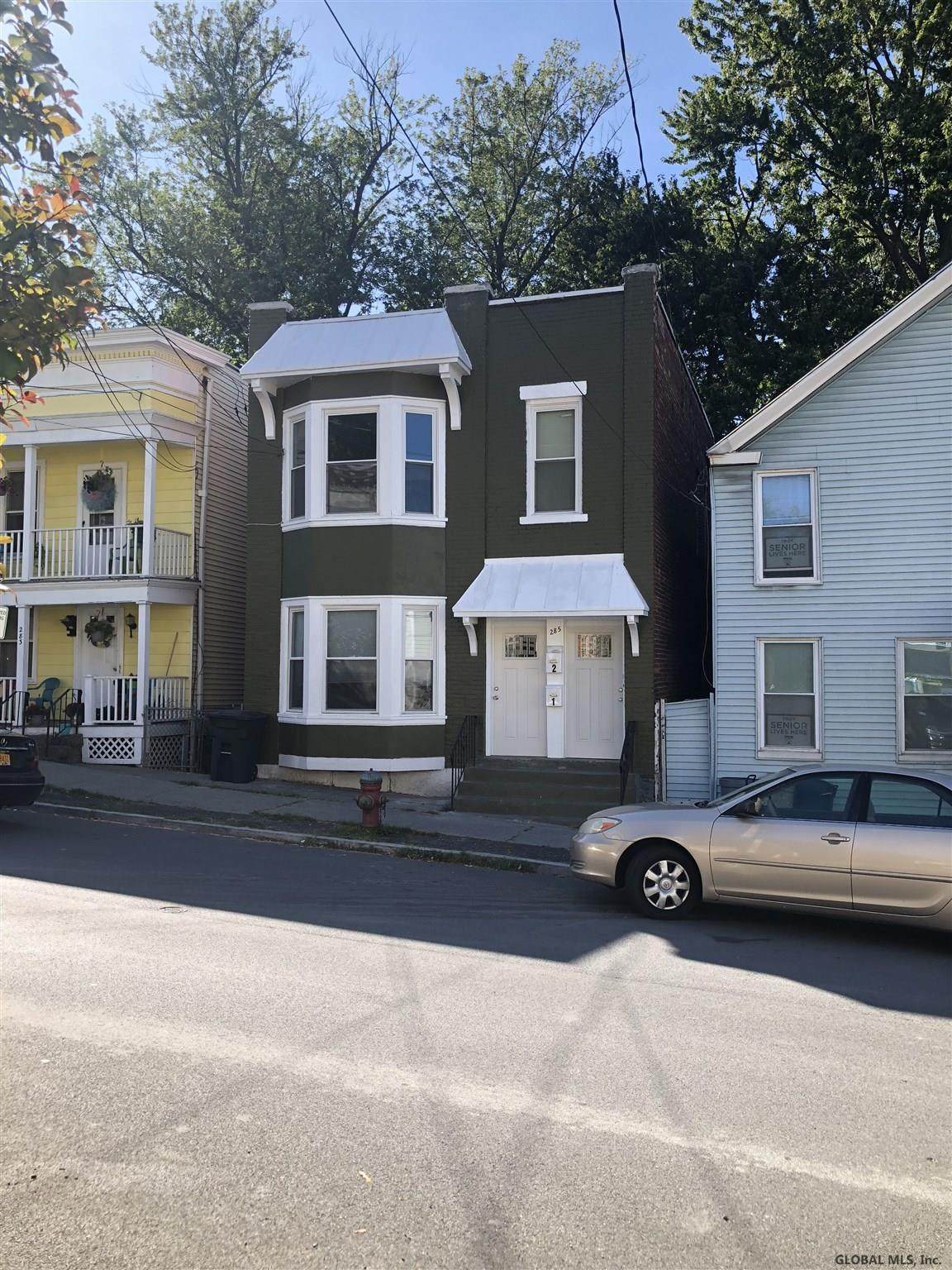 285 10TH ST - Photo 1