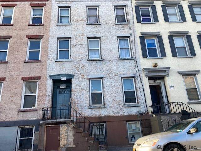 63 Grand St - Photo 1