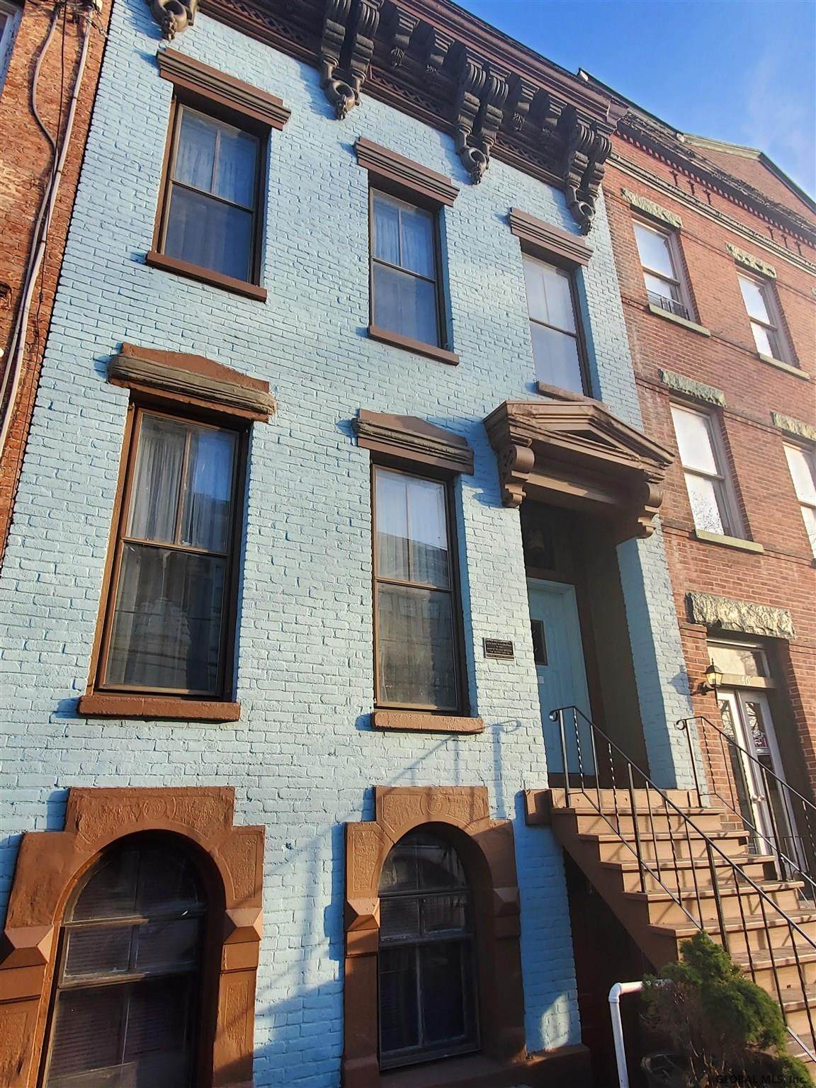 44 Trinity Pl - Photo 1