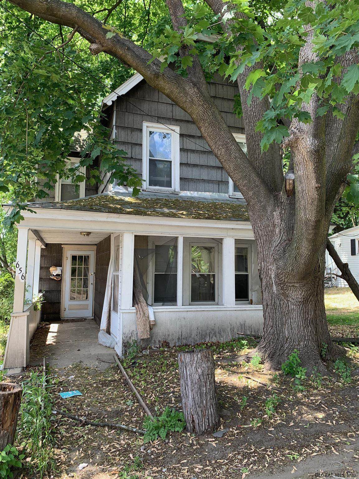 656 Sunset Street - Photo 1