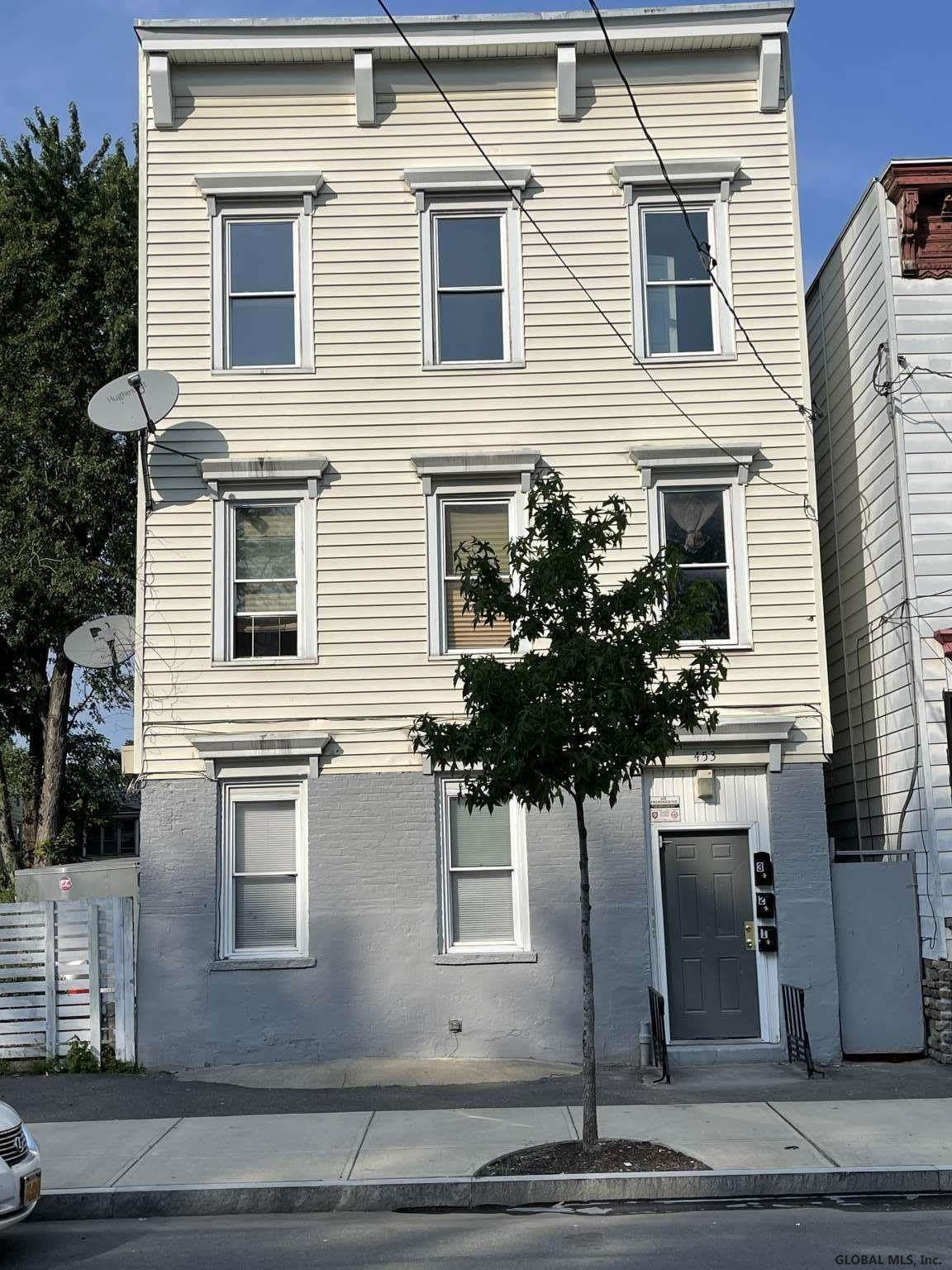 453 1ST ST - Photo 1