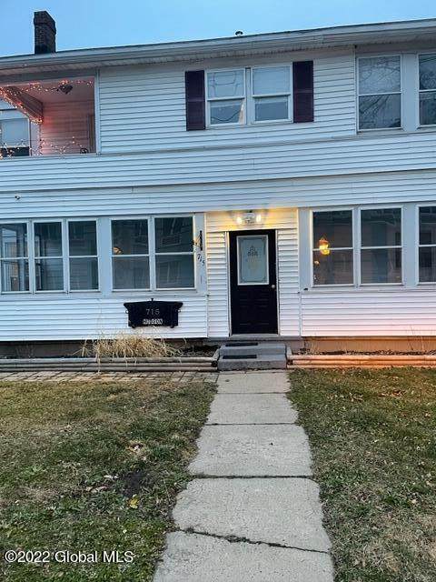 715 Hudson Avenue - Photo 1