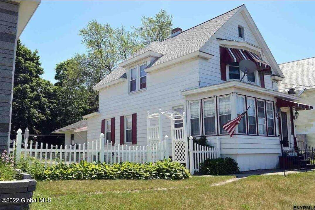 2734 Broadway - Photo 1