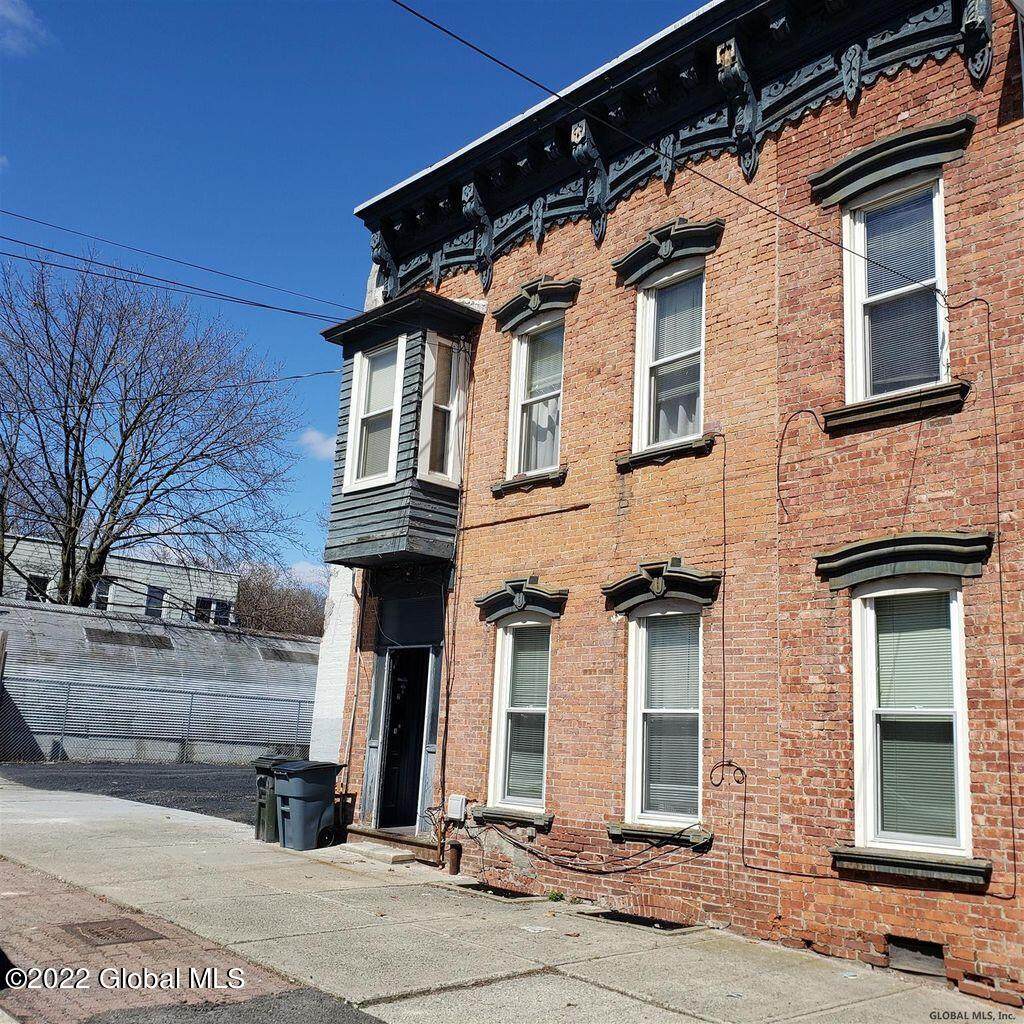 5 1st Avenue - Photo 1