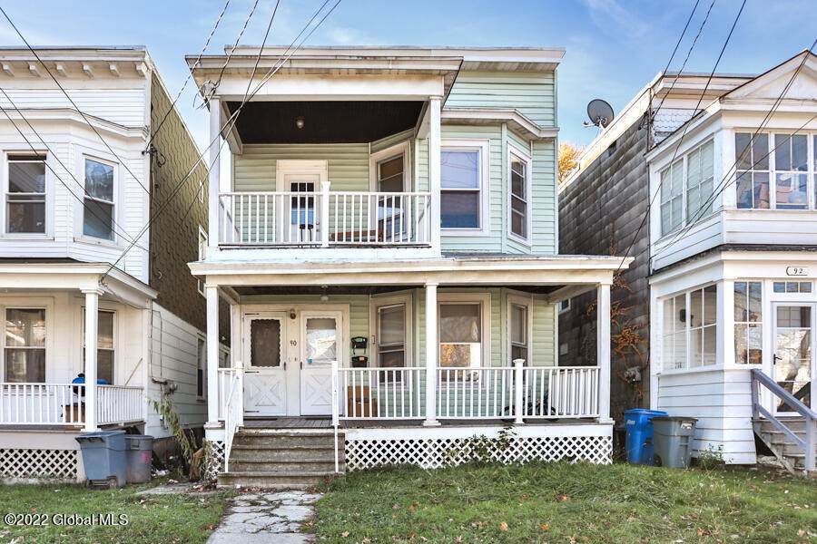 90 Woodlawn Avenue - Photo 1