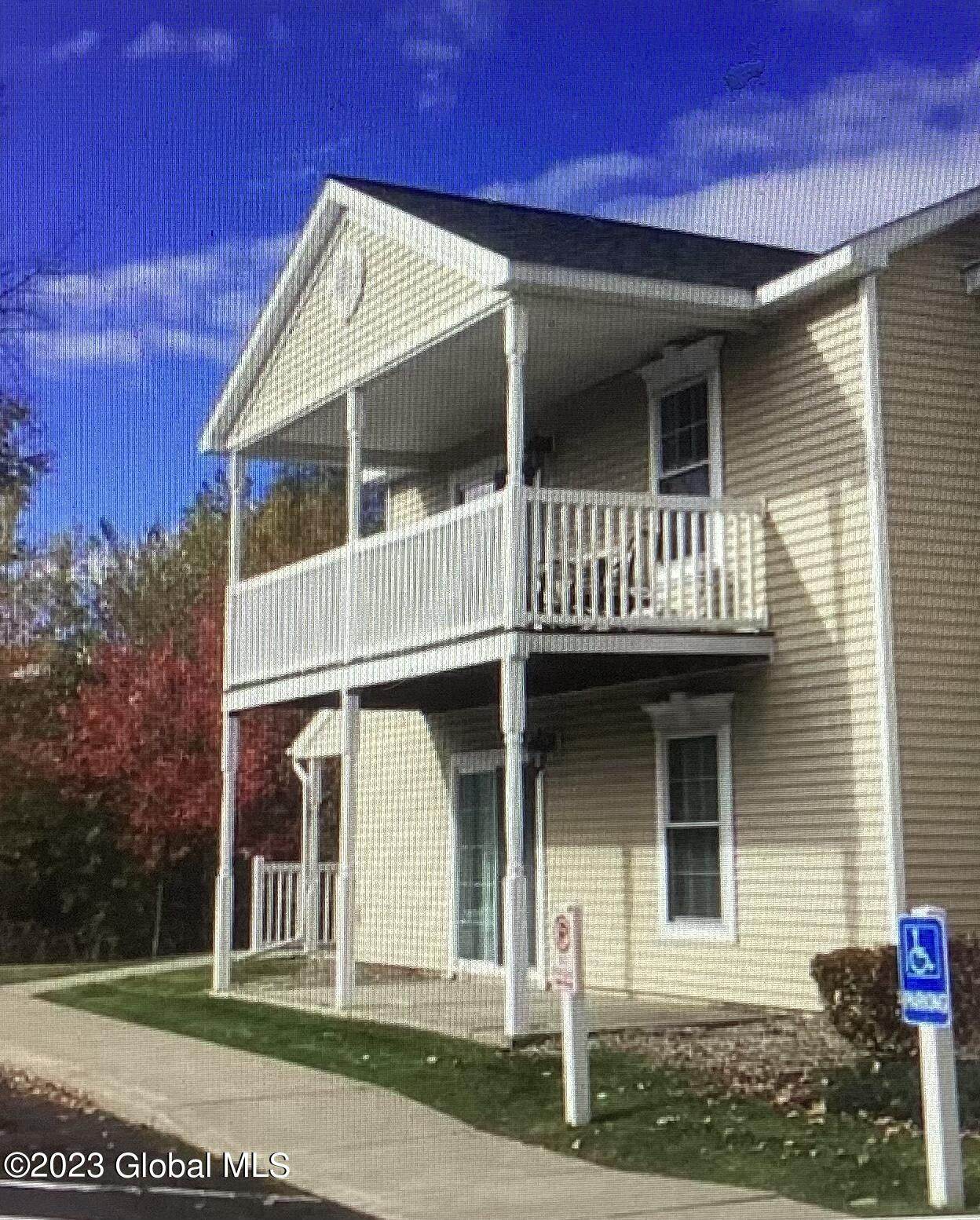 408 Cedar Run, Rensselaer, NY 12144 (MLS 202319905) Inc