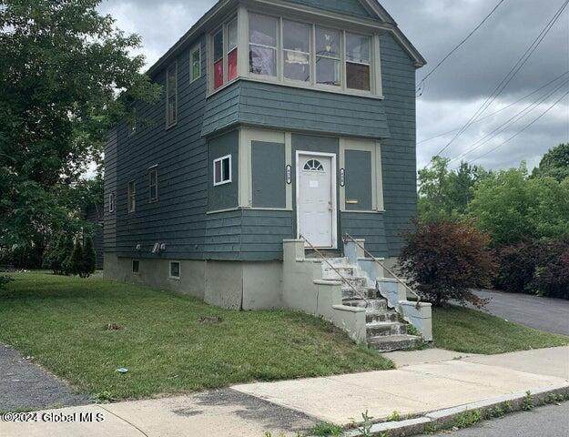 428 Manhattan Street - Photo 1