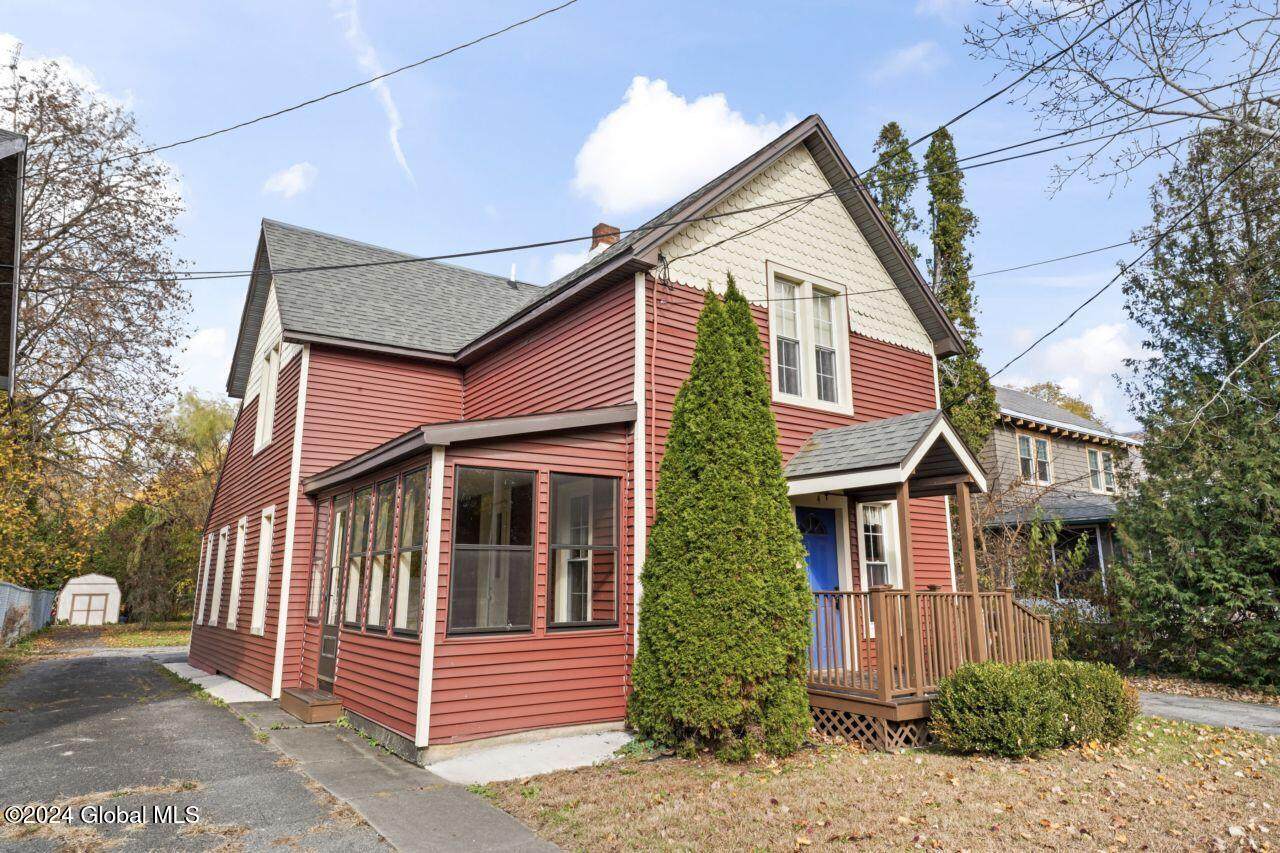 4 Mowry Avenue - Photo 1