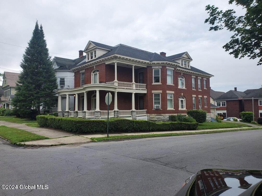 290 Guy Park Avenue - Photo 1