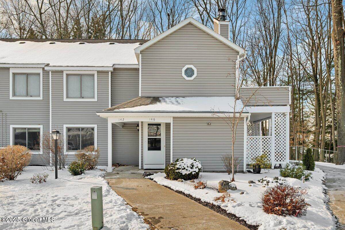 1976 Curry Rd - Photo 1