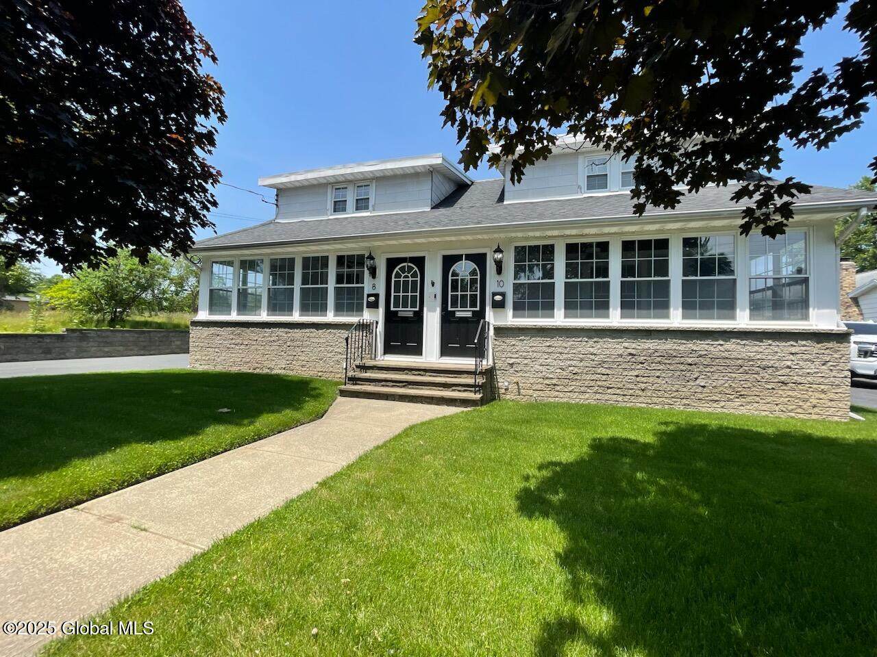 8 Locust Park - Photo 1