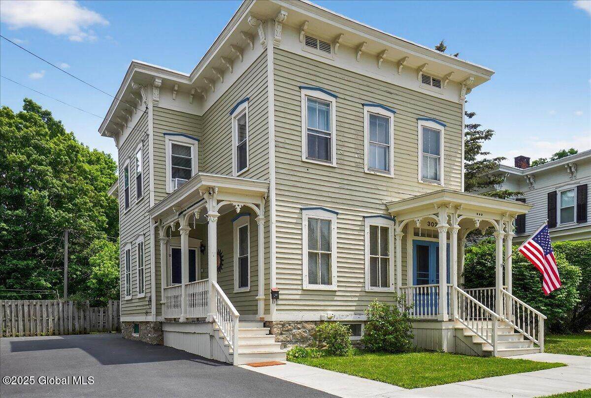 302 William Street - Photo 1