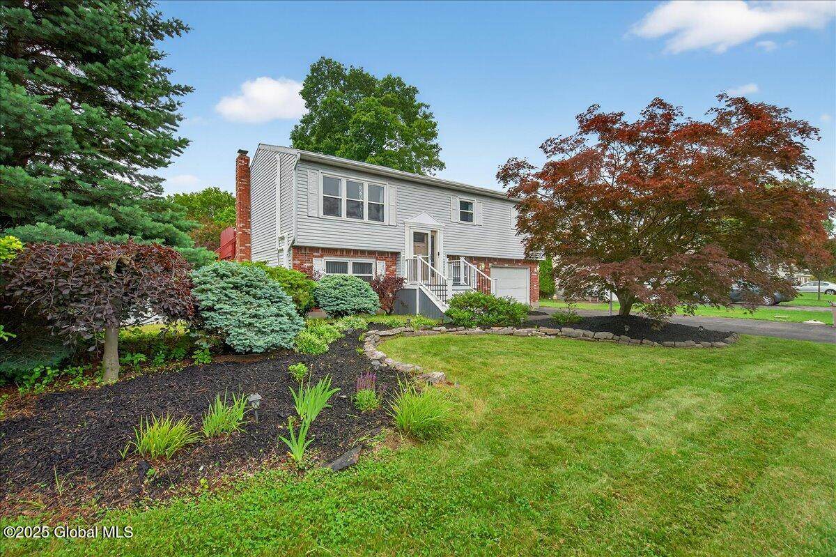29 Holland Avenue - Photo 1