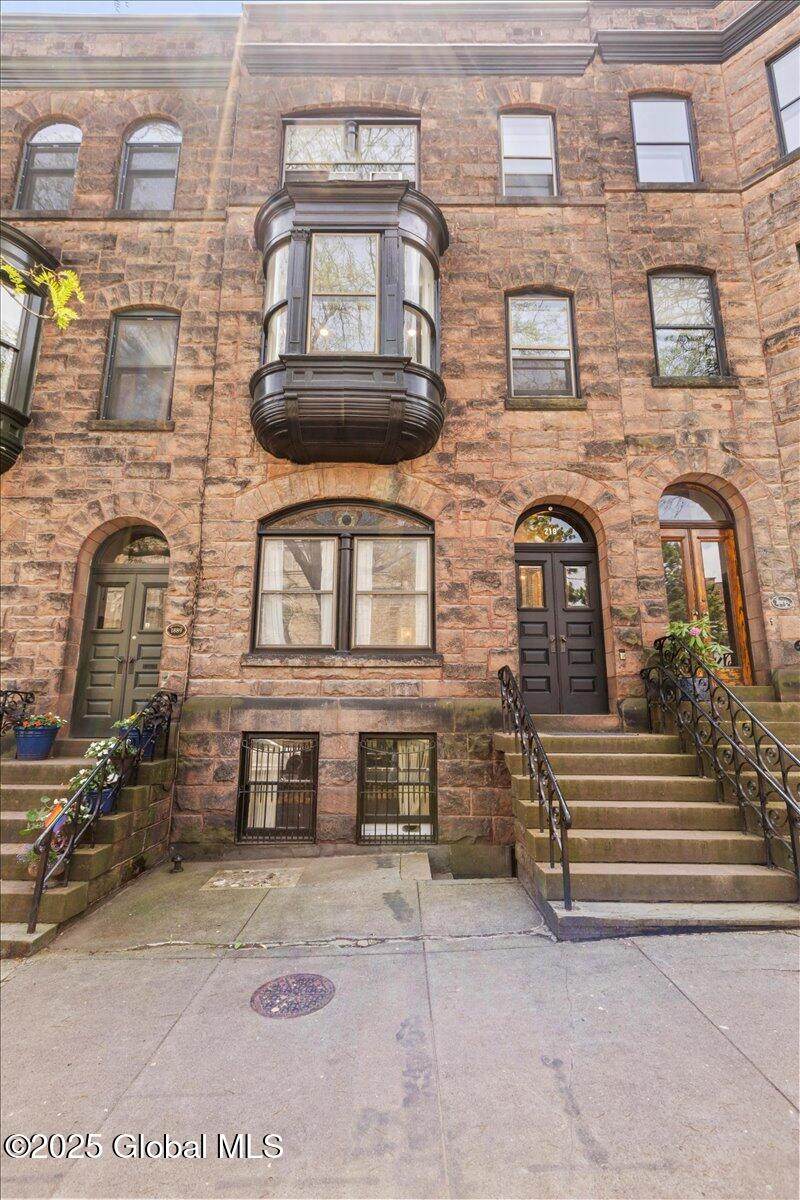 218 Lancaster Street - Photo 1