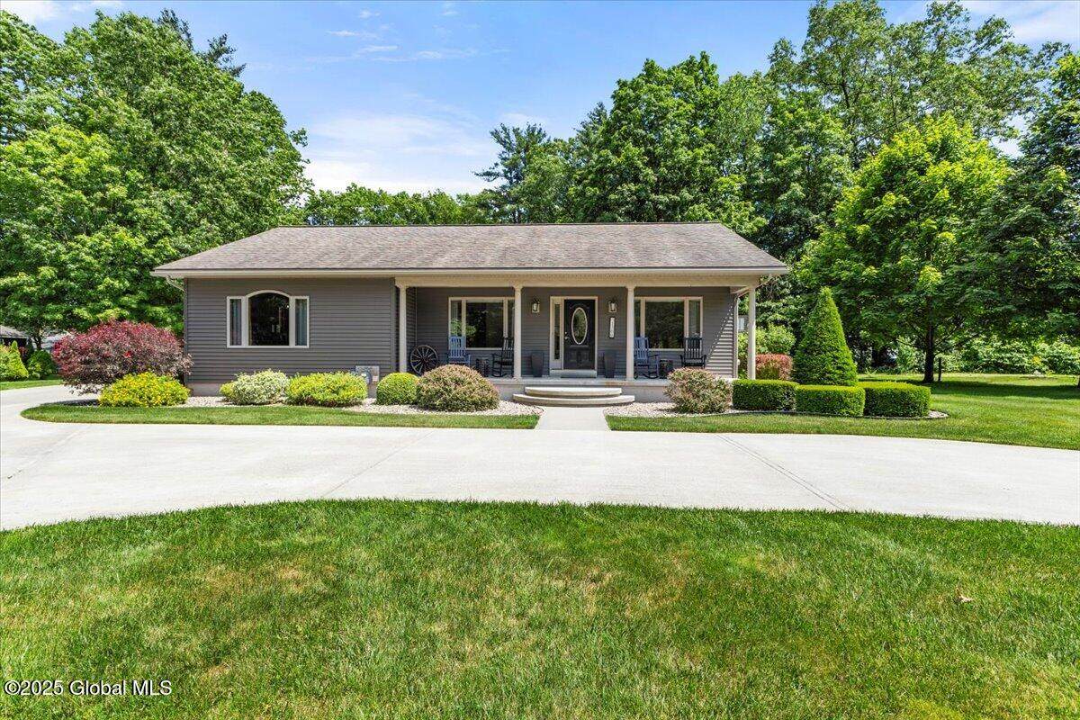 1300 Burgoyne Avenue - Photo 1