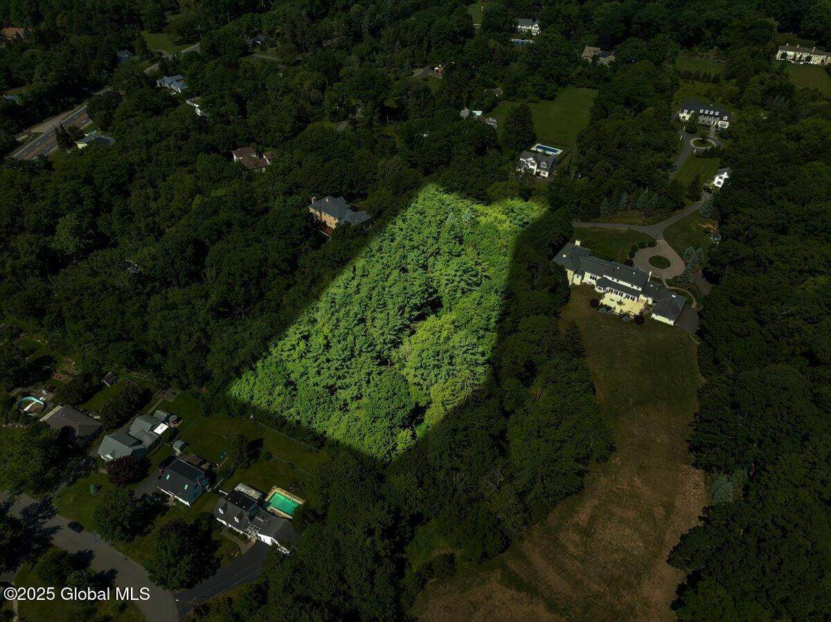 112 Woods Lane - Photo 1