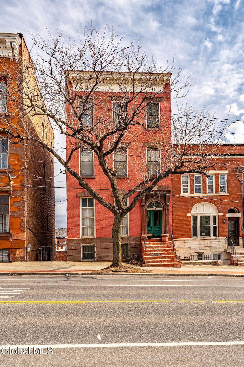 47 Ten Broeck Street - Photo 1