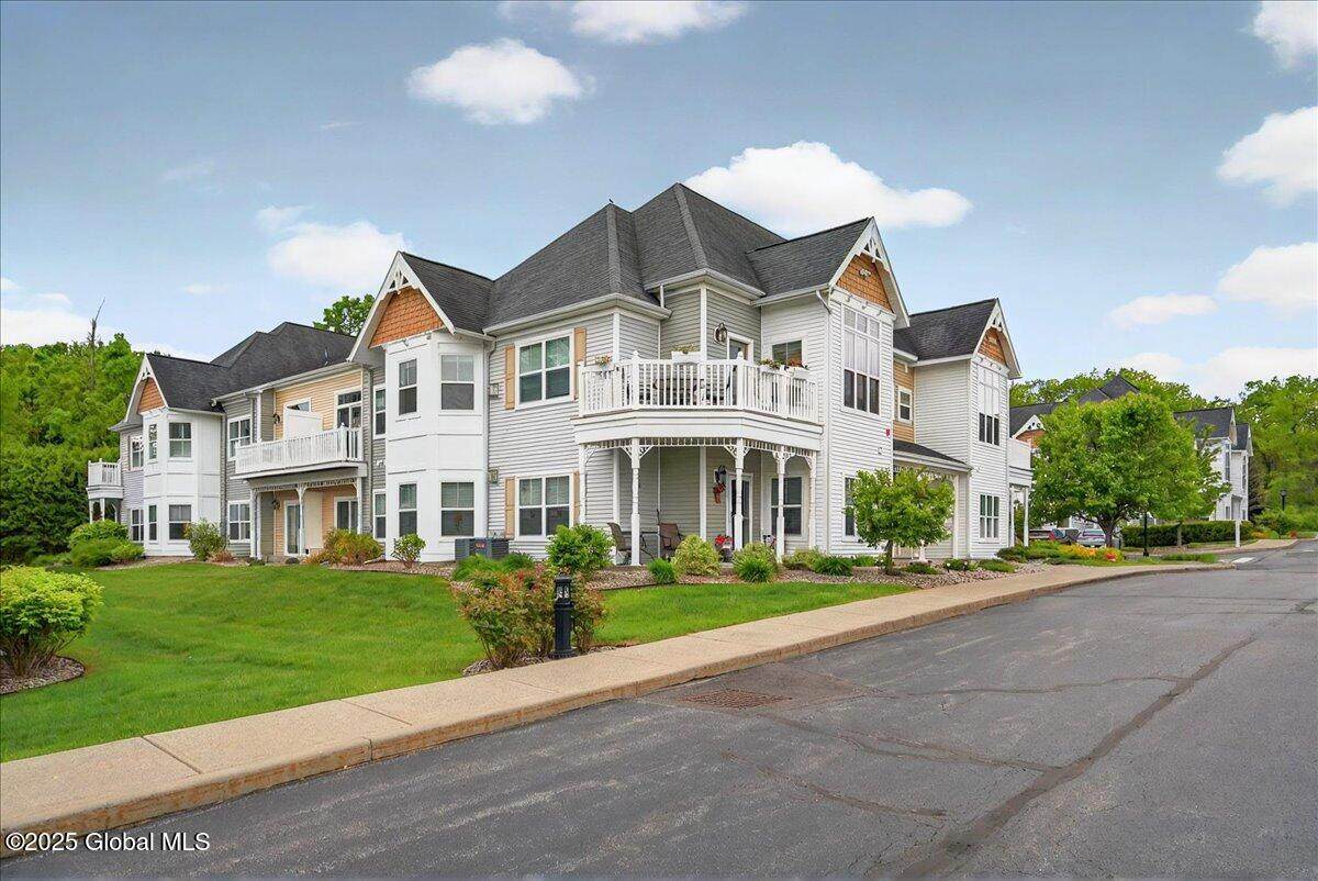 802 Heather Lane - Photo 1