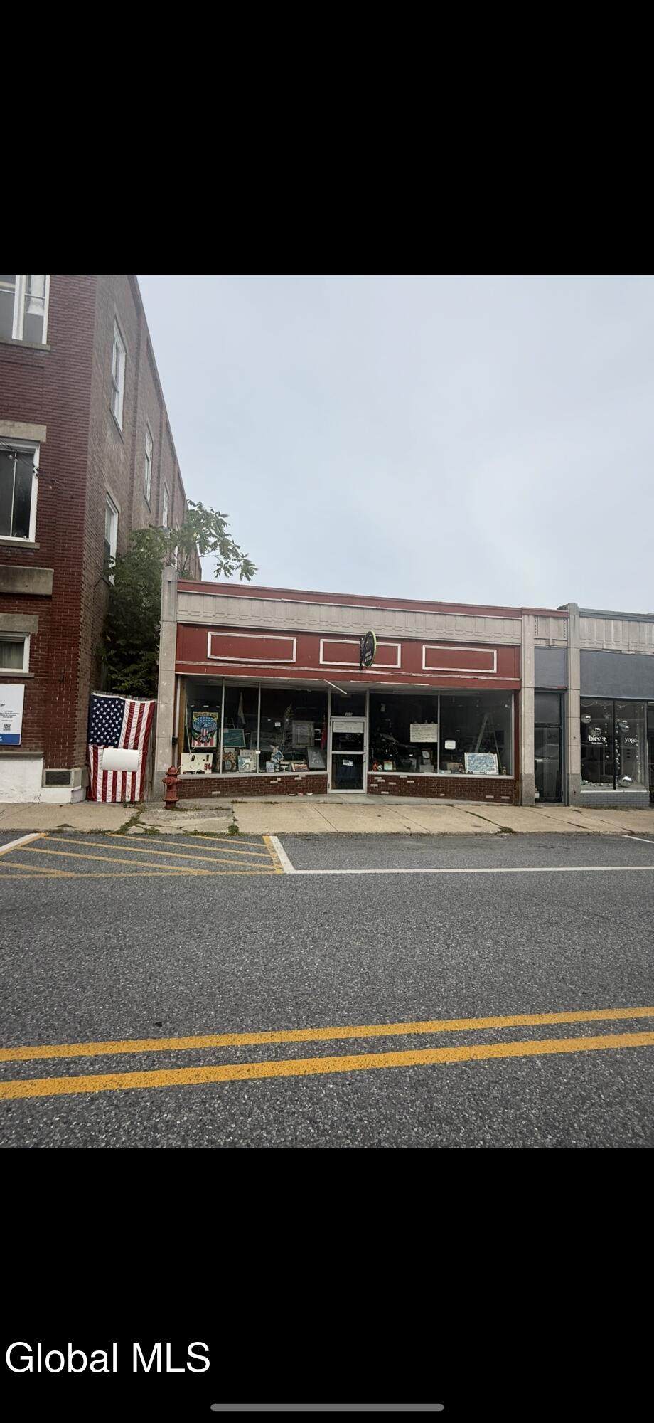 105 Montcalm Street - Photo 1