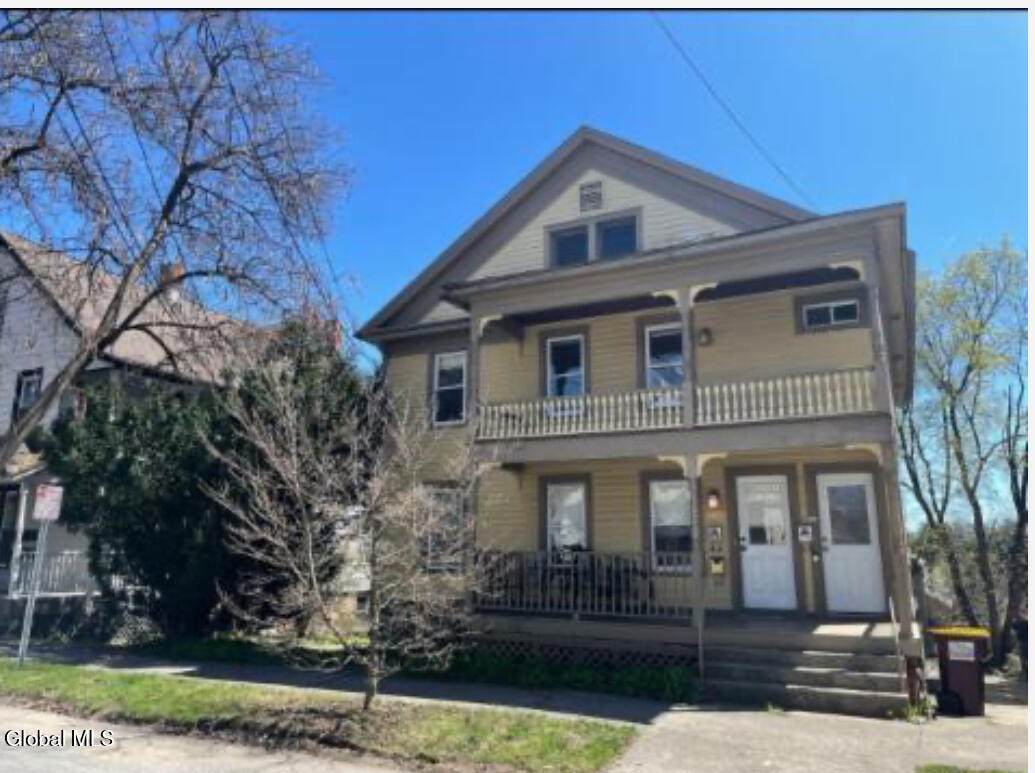 130 Woodlawn Avenue - Photo 1