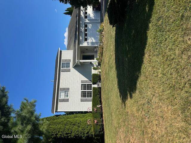 1111 Laural Lane - Photo 1