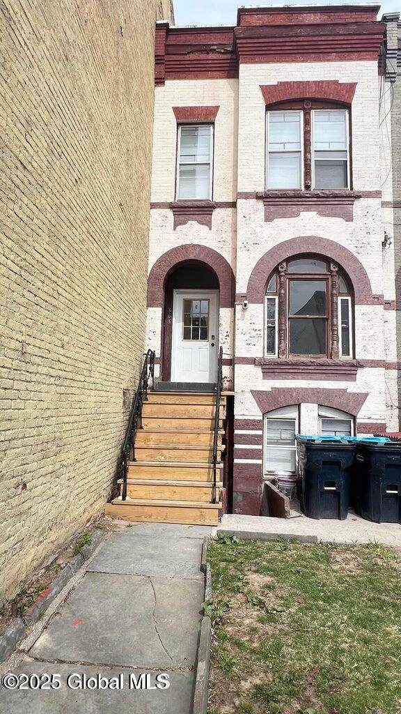 363 Madison Avenue - Photo 1