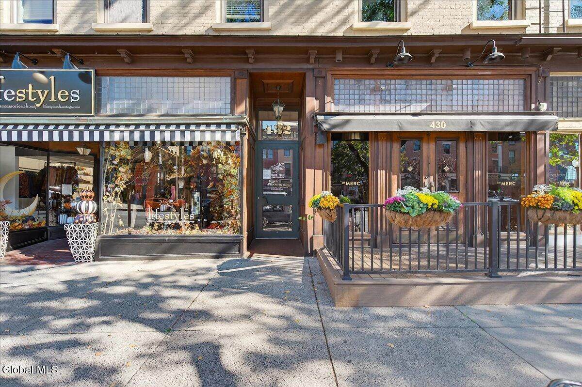 432 Broadway - Photo 1