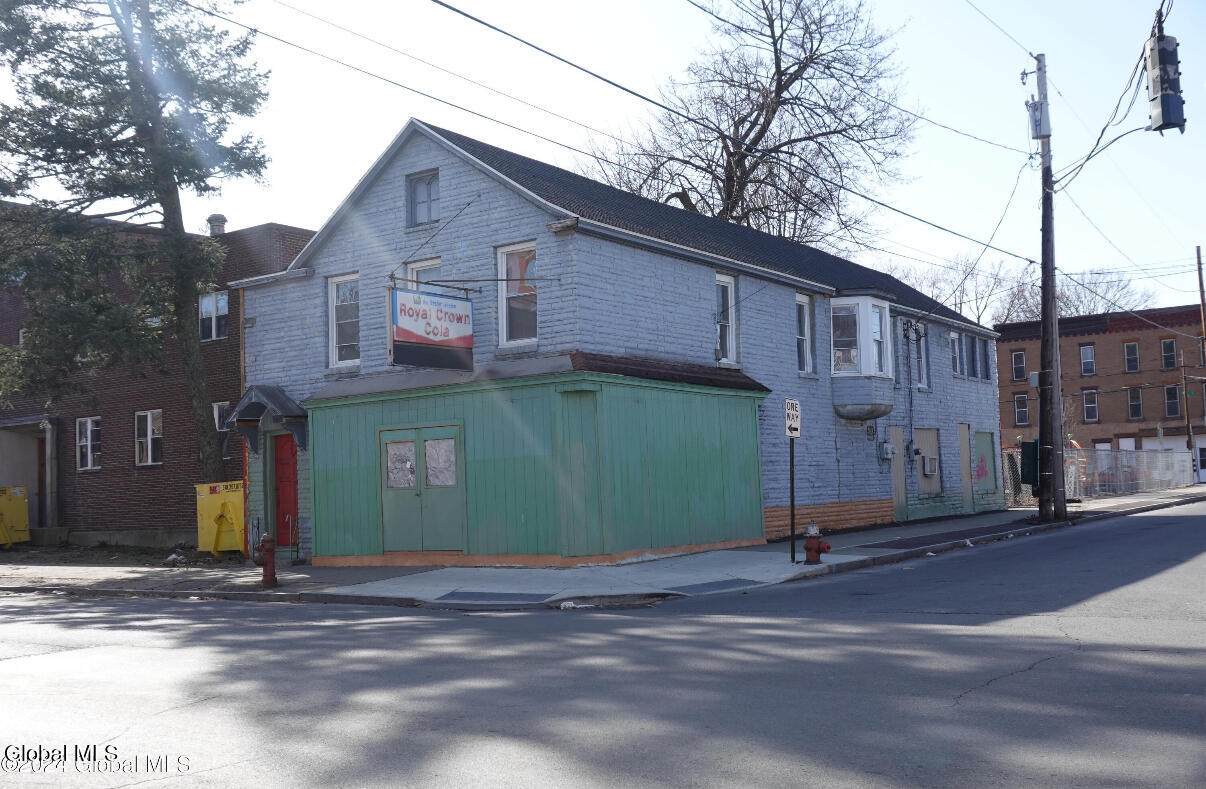 3081 6th Avenue - Photo 1