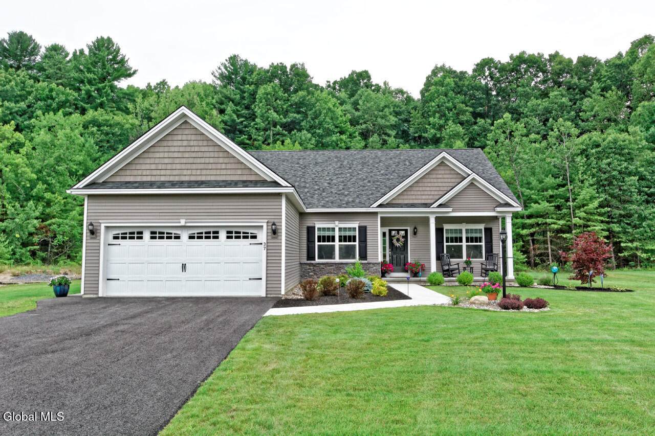 5 Dean Thomas Way - Photo 1