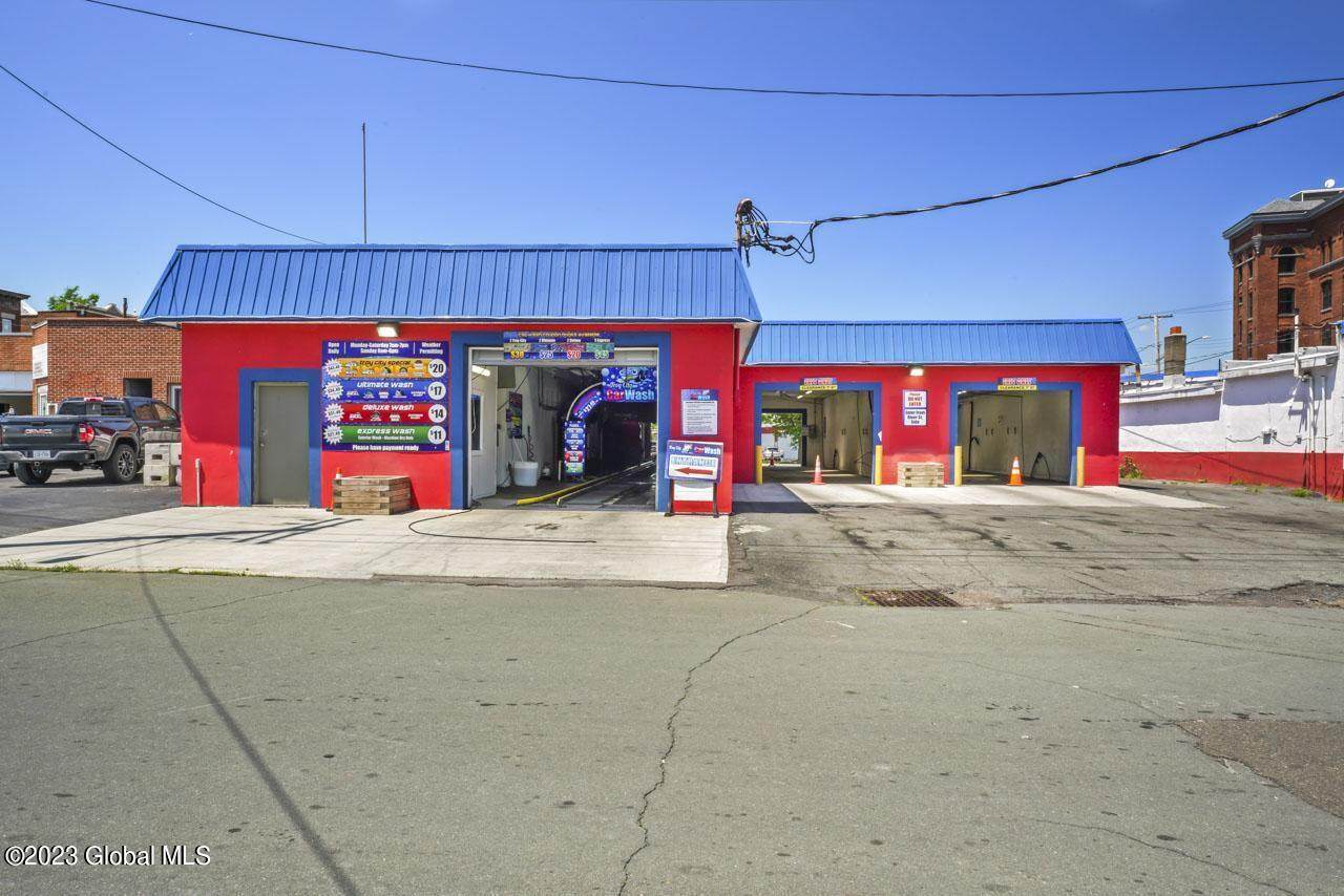 690-696 River Street - Photo 1