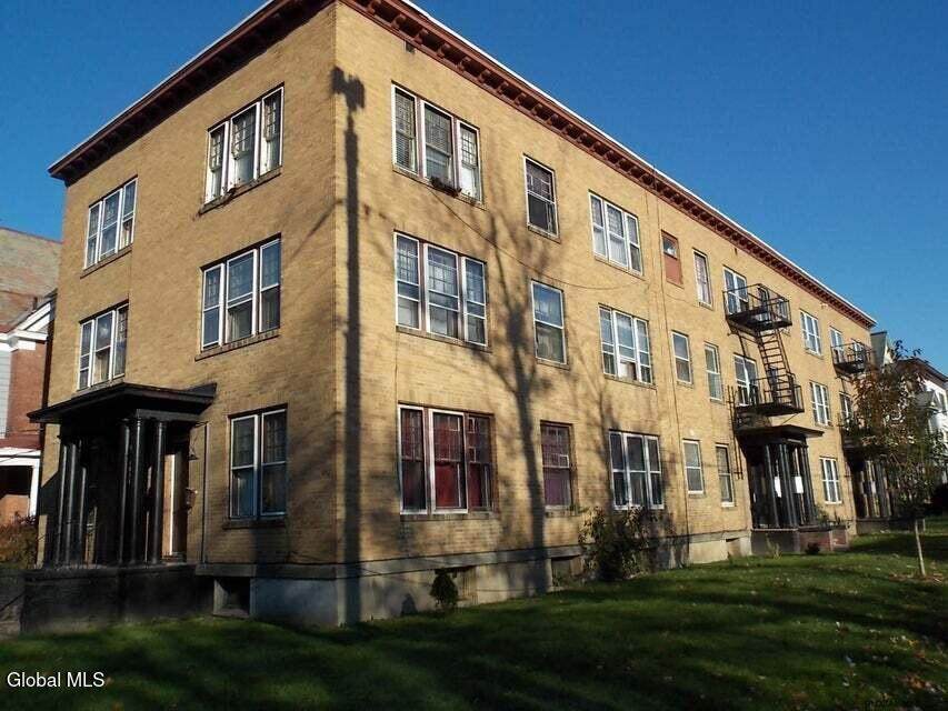 1011 Union Street - Photo 1