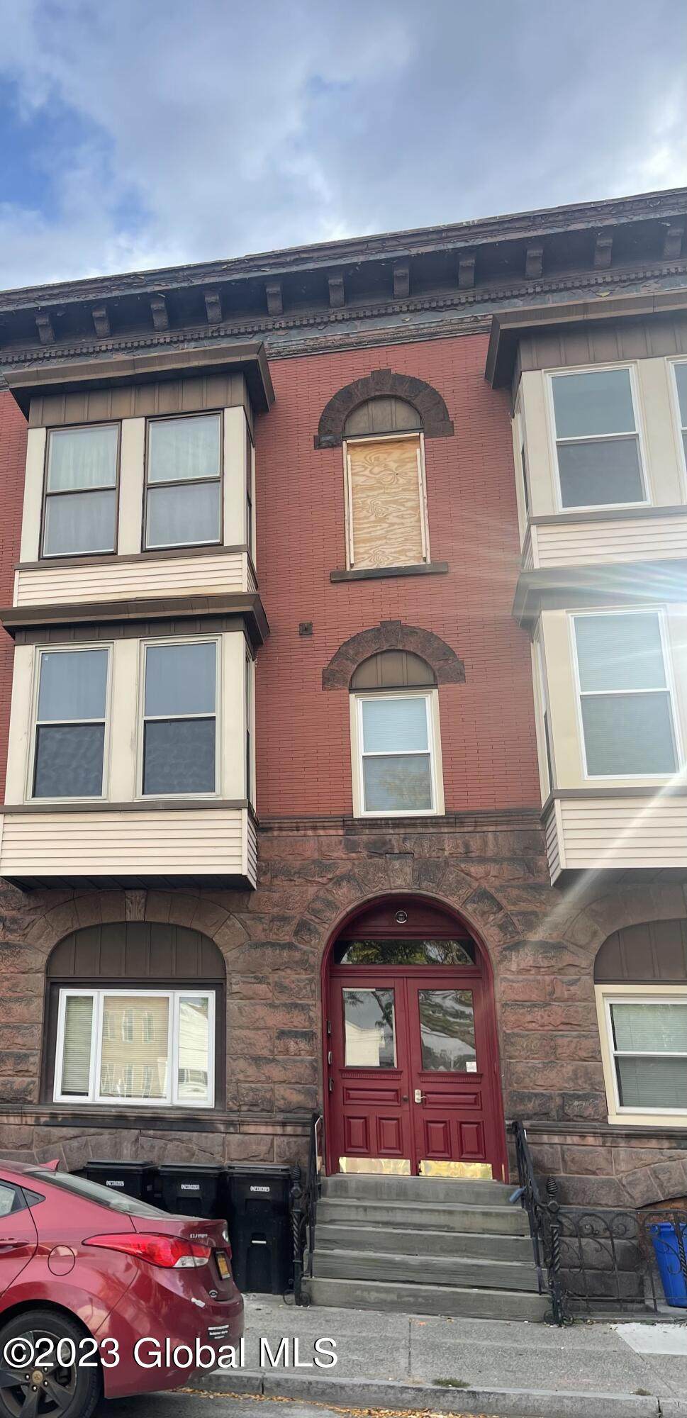 198 4th St - Photo 1