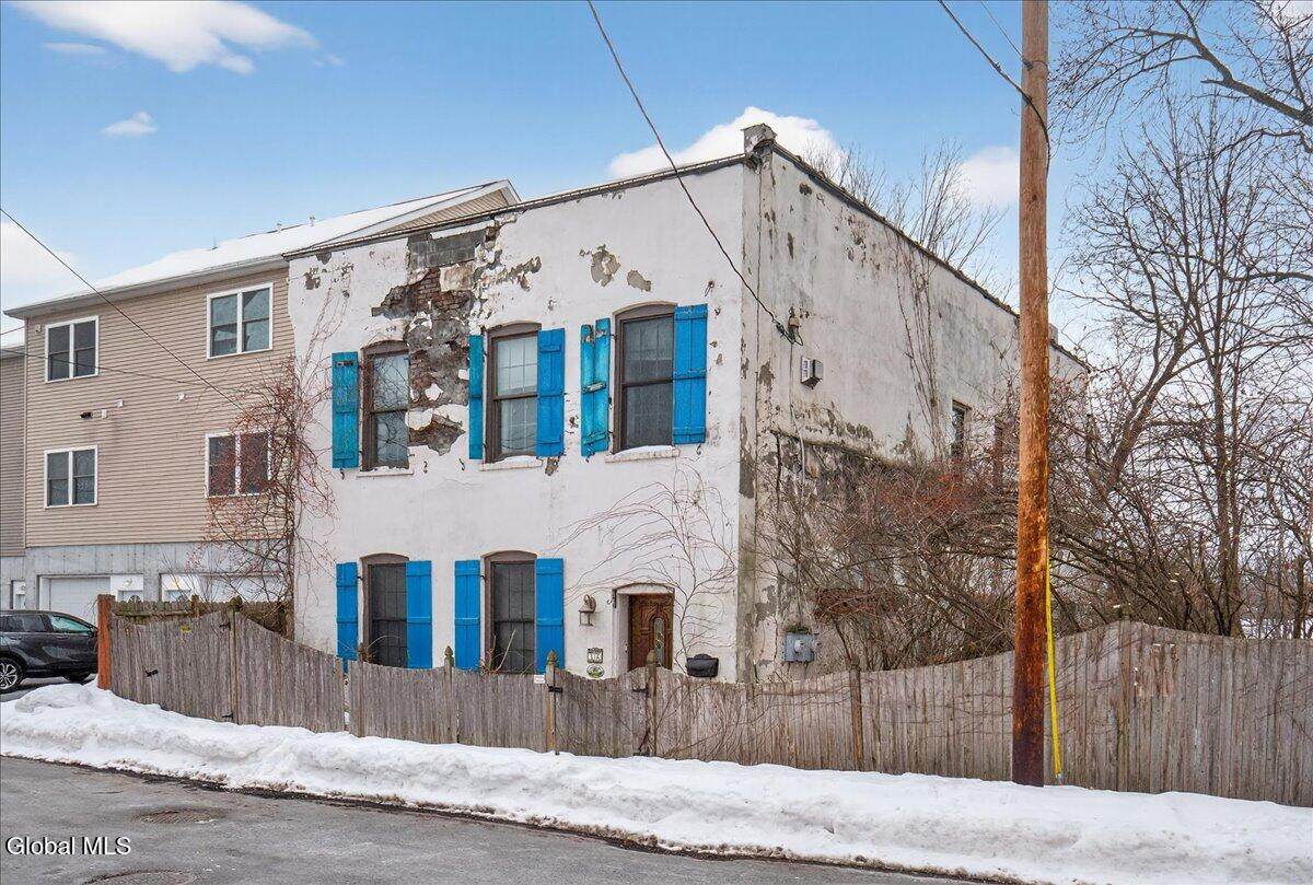 32 Front Street - Photo 1