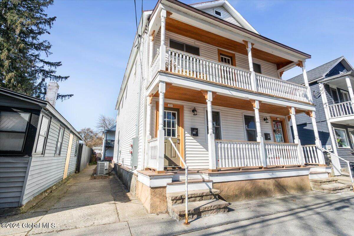 53 Beekman Street - Photo 1