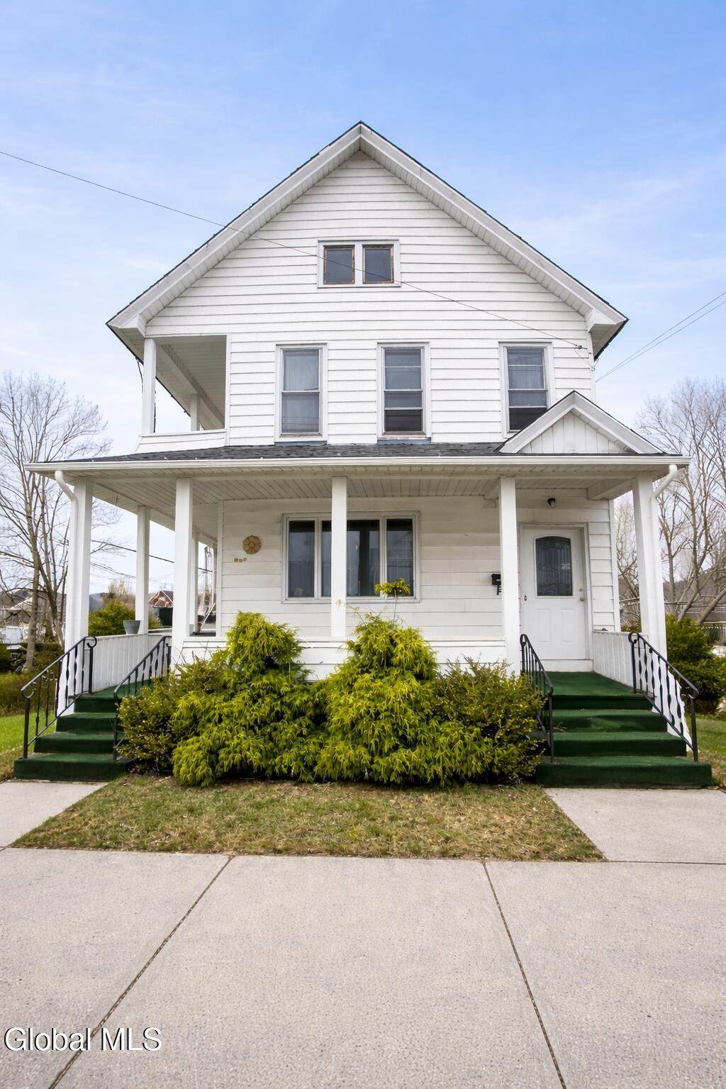 300 Division Street - Photo 1