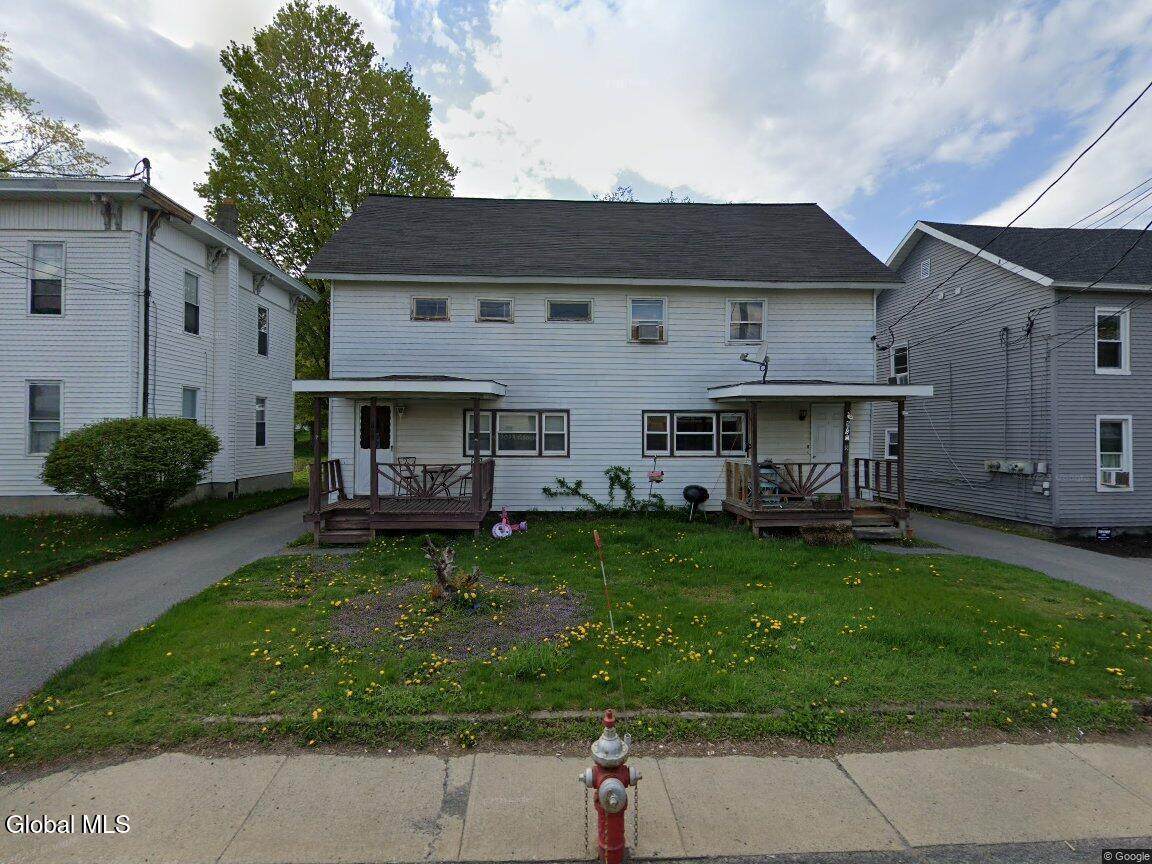 609 Hudson Avenue - Photo 1