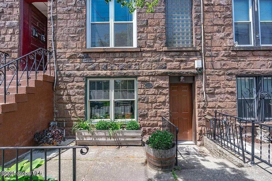 257 Quail Street - Photo 1