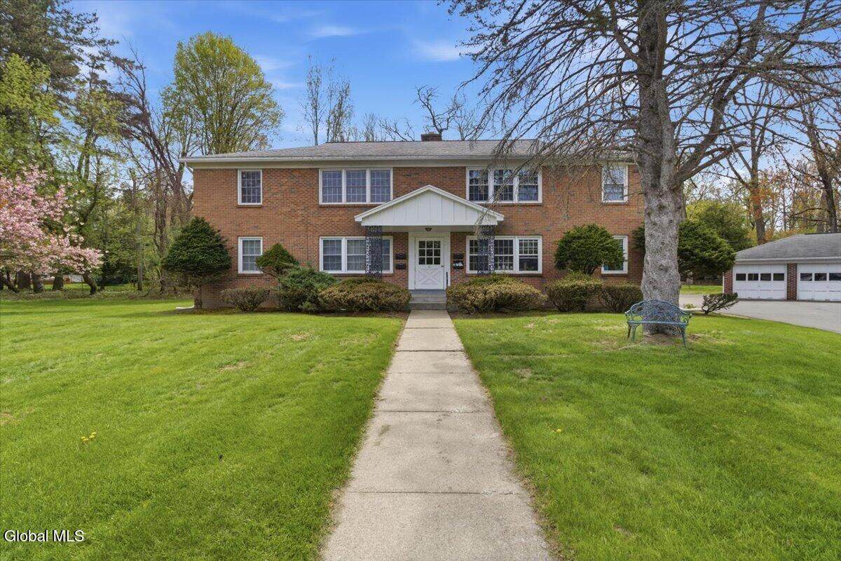 11 Kensington Court - Photo 1