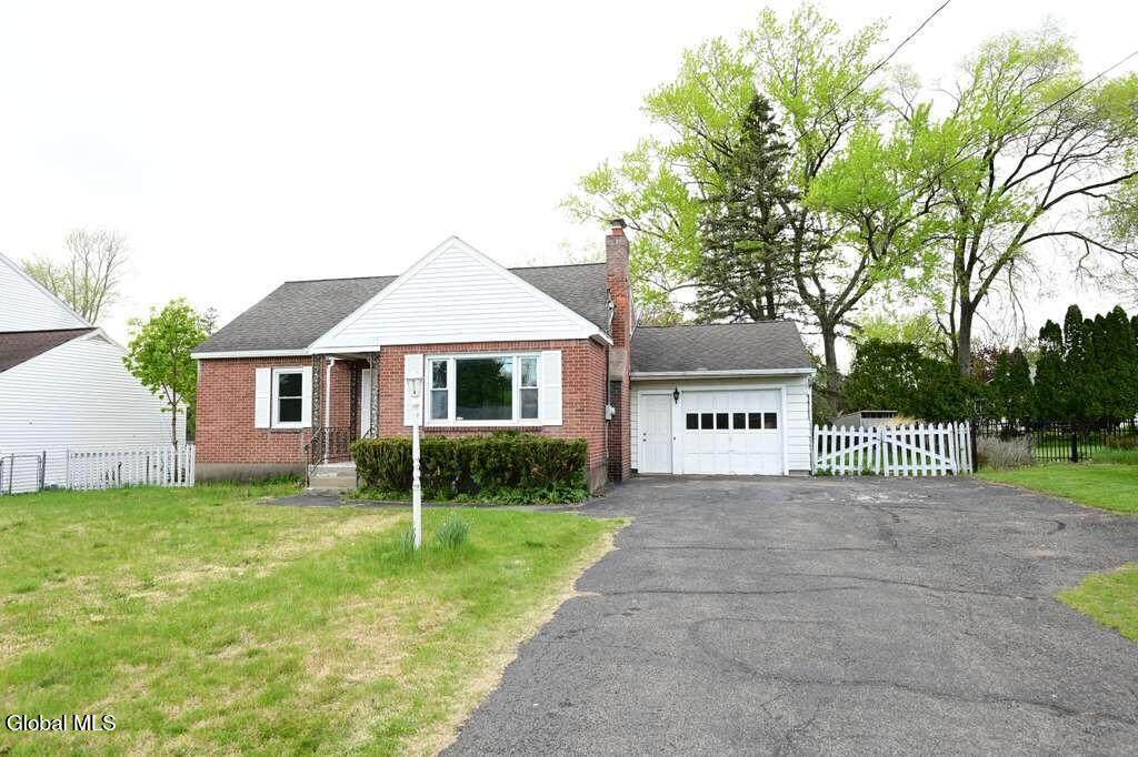 115 Arrow Street - Photo 1