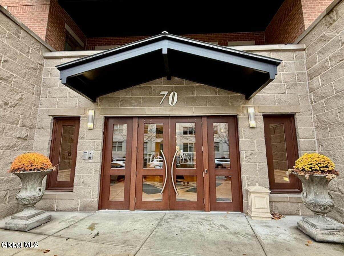 70 Railroad Place - Photo 1