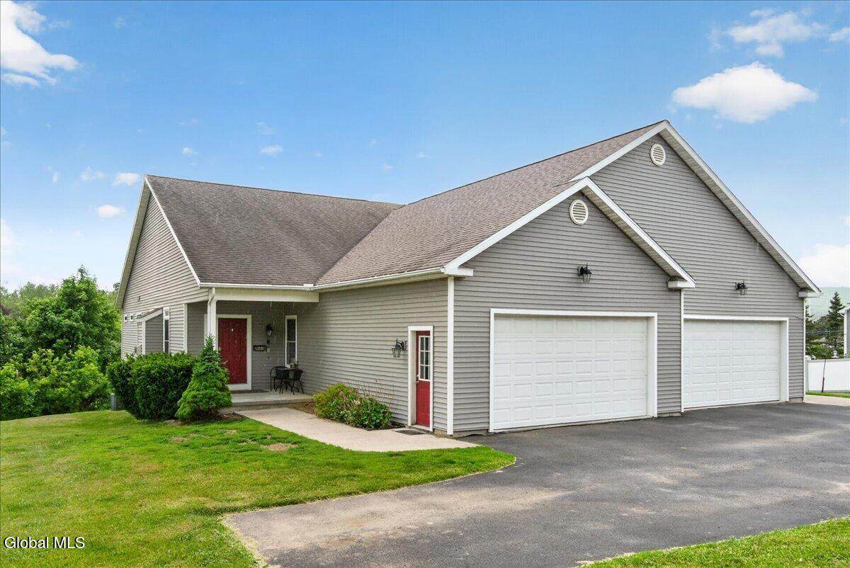 641 Mohawk Avenue - Photo 1