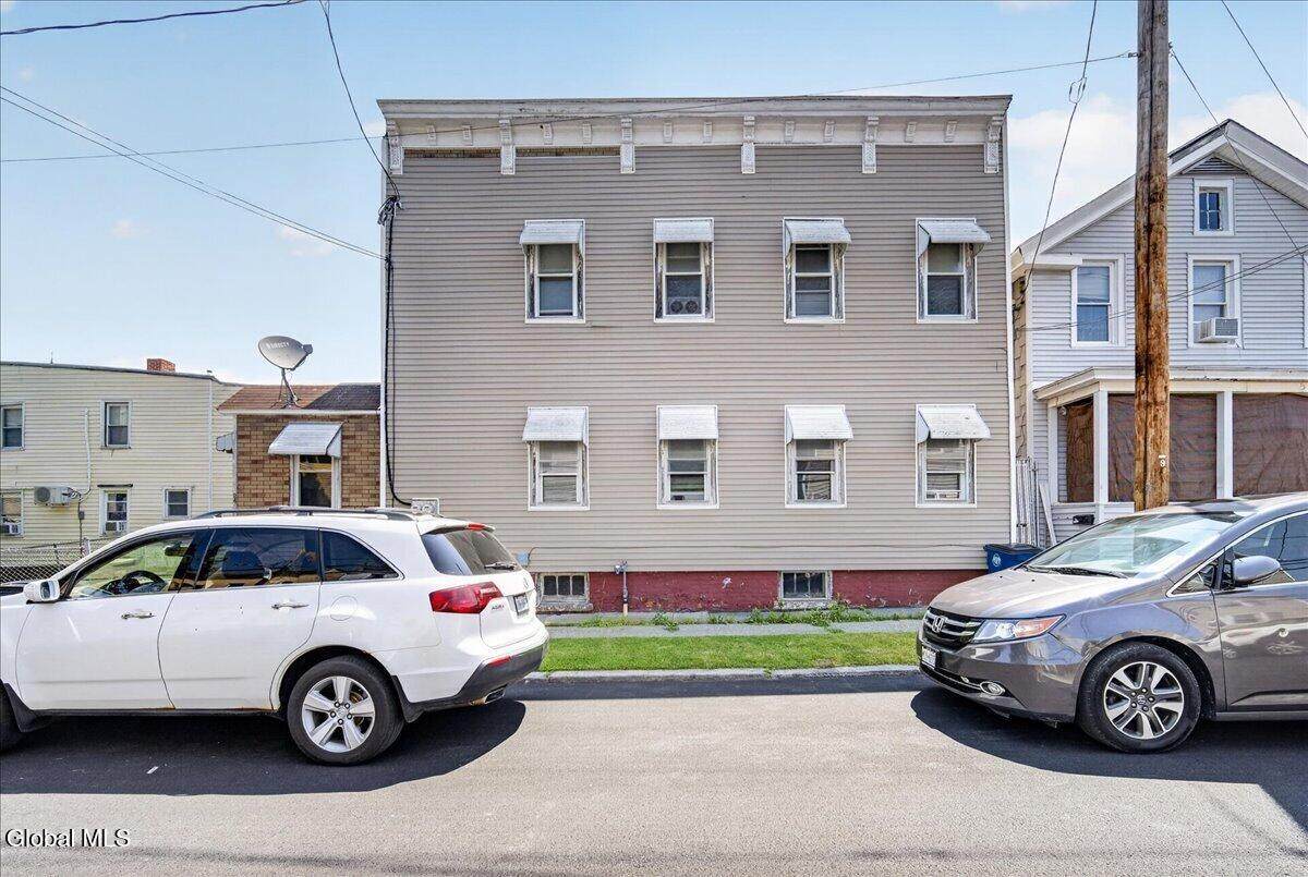 24 Chestnut Street - Photo 1