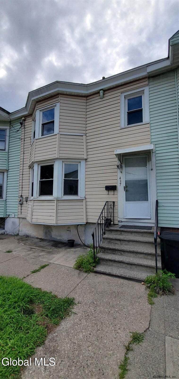 437 1st Avenue - Photo 1